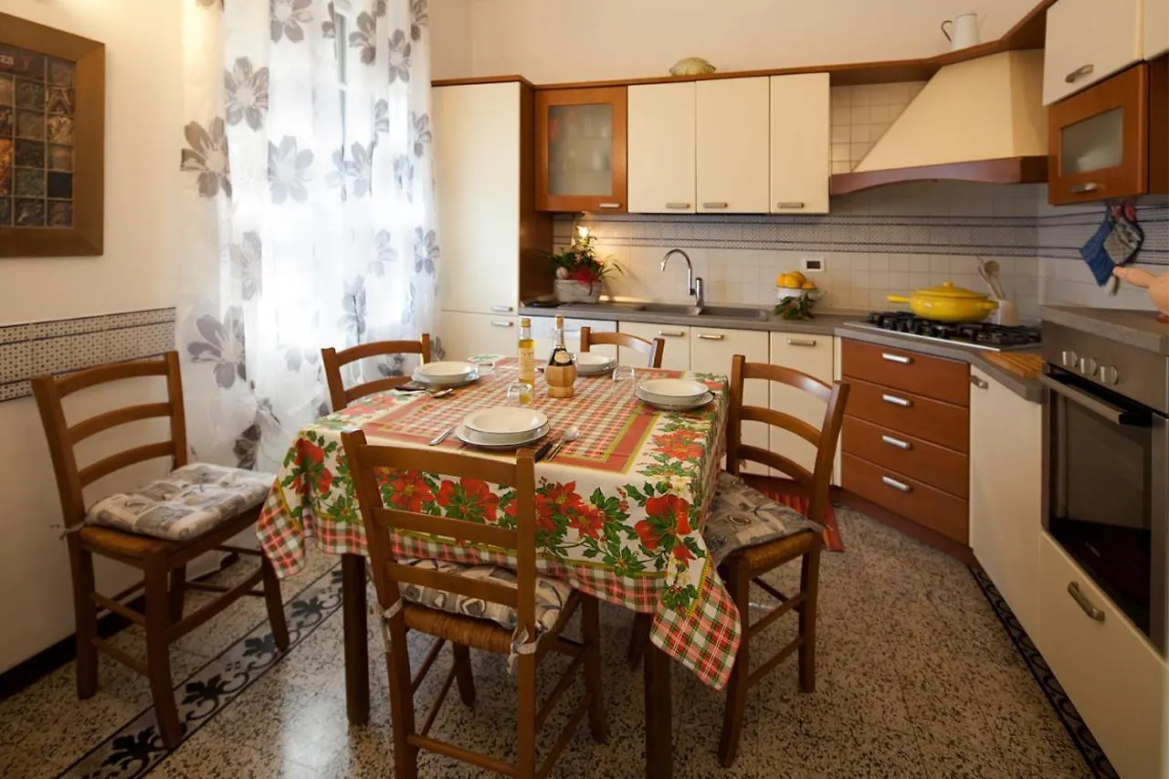 Casa di campagna Affittacamere Casa Zafferano Albenga